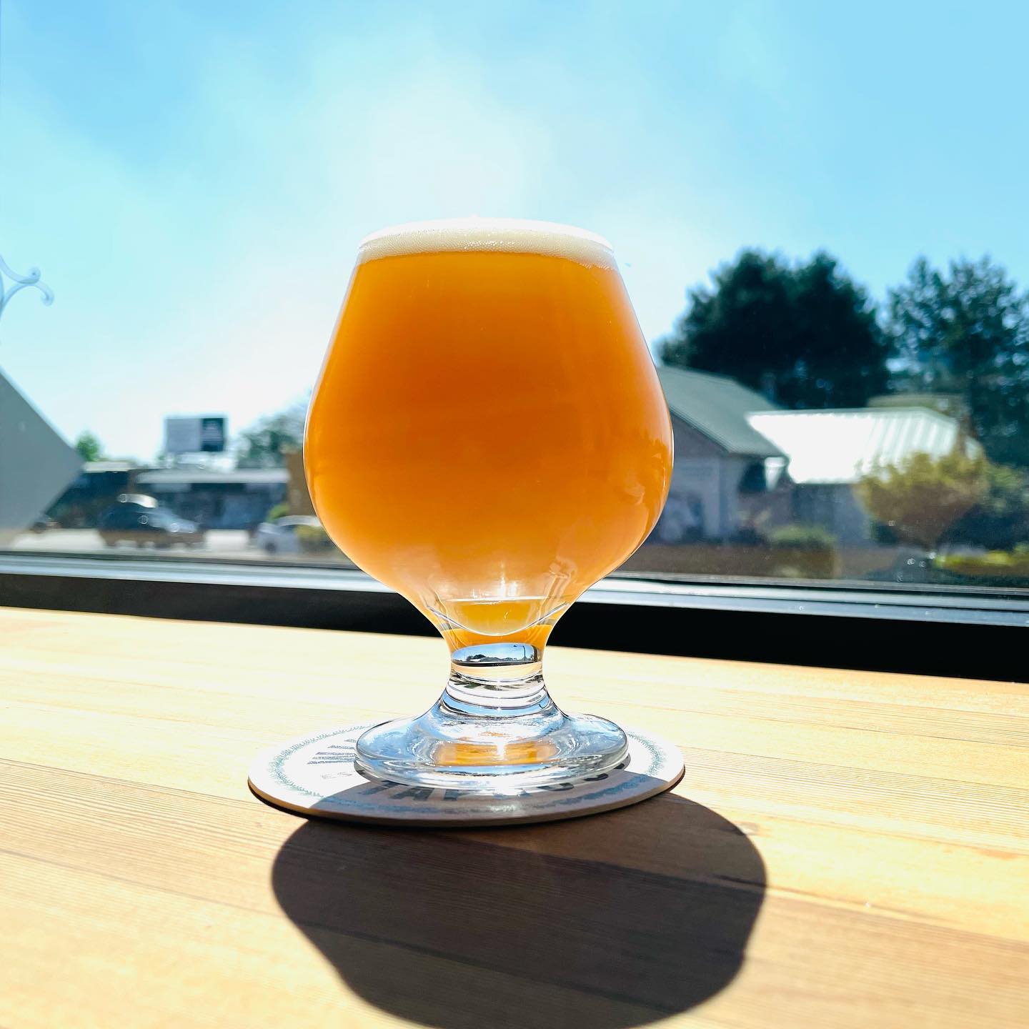 The release of our @trapdoorbrewing collab is here! “A Mega Pint?” is a DDH Hazy Double IPA with HBC-586, Enigma and Citra hops. This incredible juicy IPA is surely to pair perfect with our hot weather. Come by and grab a (mega) pint and a 4 pack or two to-go!! *Available at both locations*
.
.
.
.
.
Can Art: @airzzeppelin 
.
.
.
#wildwoodtap #wildwoodtaphouse #wildwood #trapdoor #amegapint #megapint #collabbeer #beavertonbeer #hillsborobeer #beerfriends #pnwbeer #pnw #pdx #pdxbeer #washingtonbeer #vancouverbeer #beerme #beernerds #beerstagram #beerlover #craftbeer #craftbeerlover #partyon